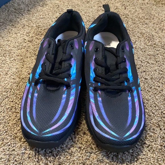 Shoes - Picture 4 of 4